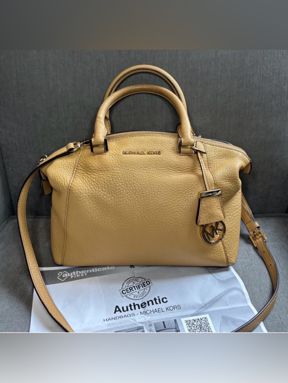 Michael Kors Pebbled Leather Riley Satchel- Peanut Butter/Tan W/COA and GUC💜